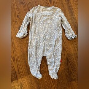 Magnetic Me Soft Blue and White Footie